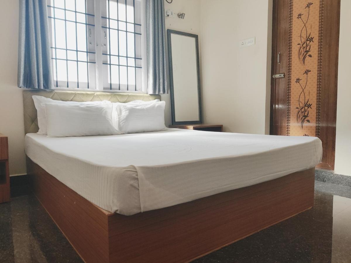 S3 Beach House Pondicherry Exterior photo